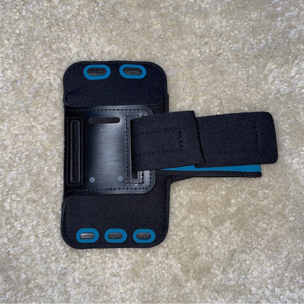 iPhone armband - Picture 2 of 5
